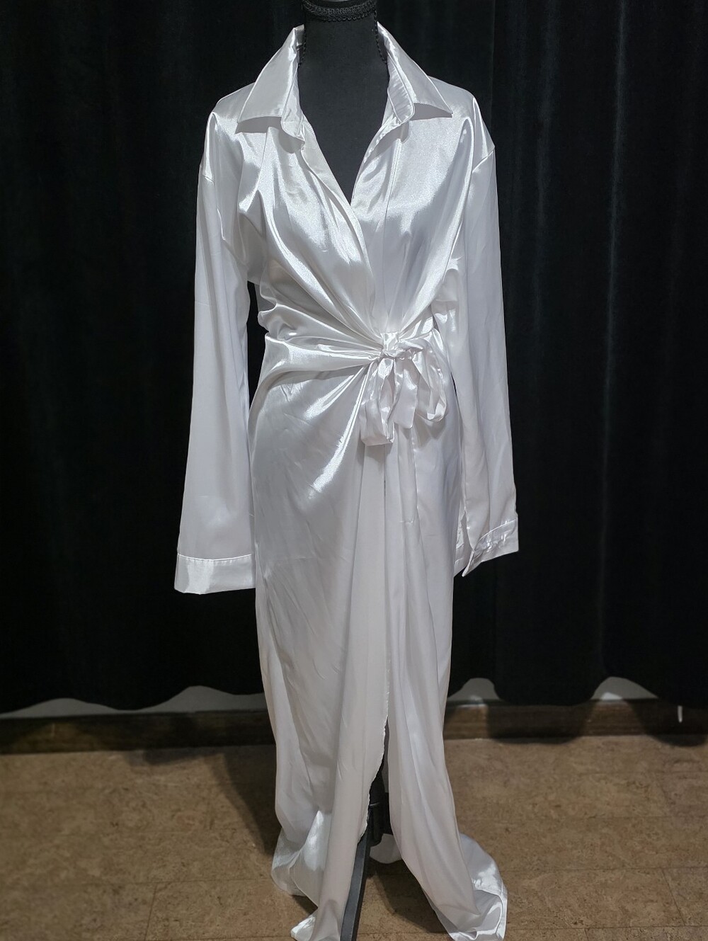 Blush Mark White Satin Full Length Wrap Robe L
